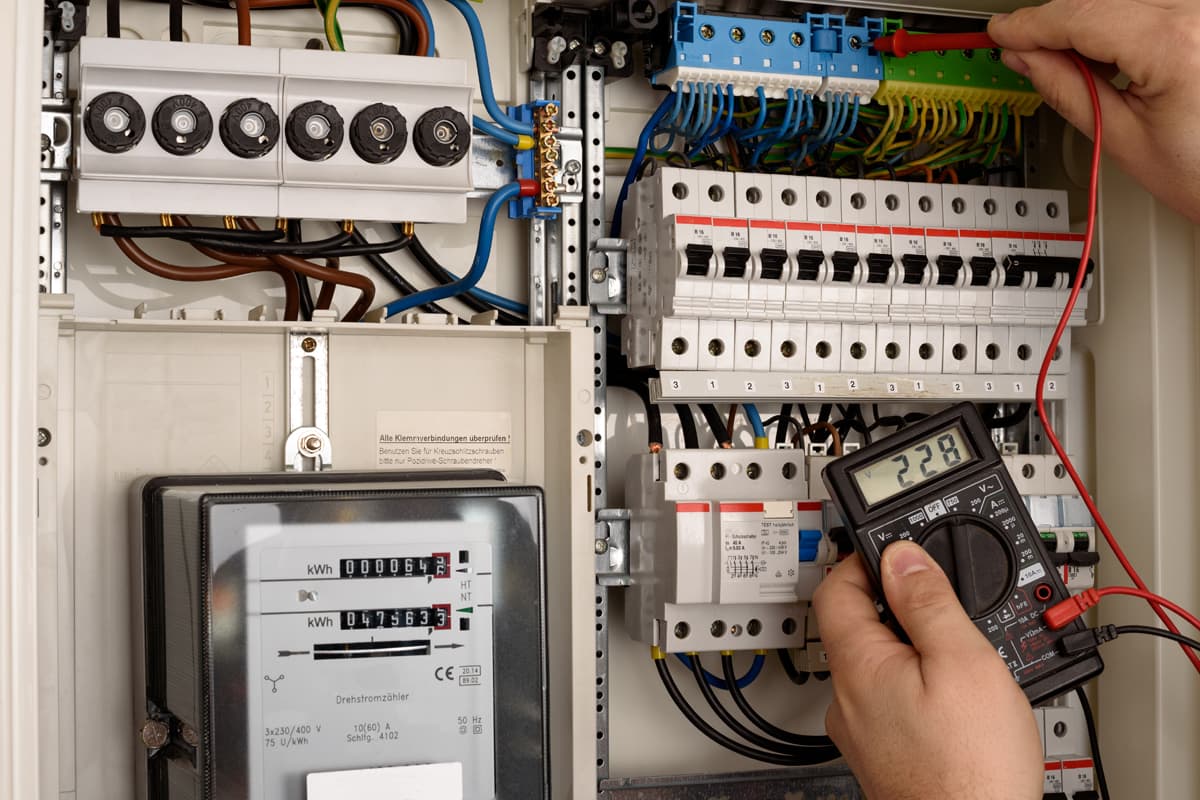 amplia gama de servicios de electricidad en Melide